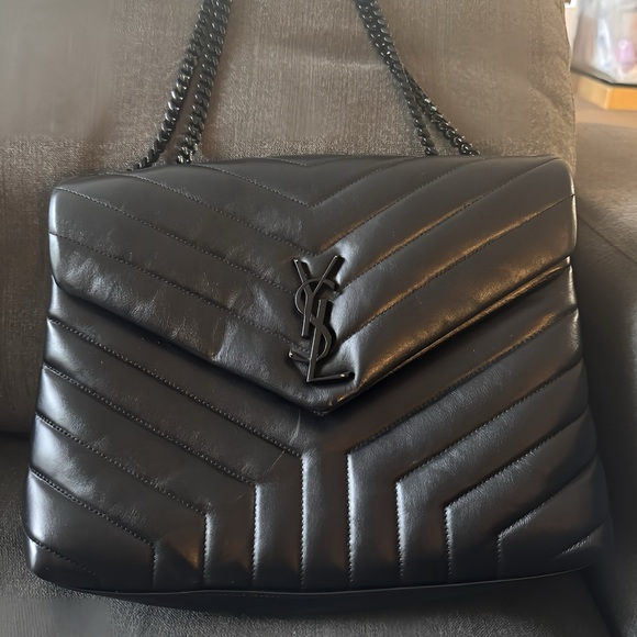 SAINT LAURENT Calfskin Quilted Monochrome Medium Loulou Chain Satchel Black - Picture 4 of 11